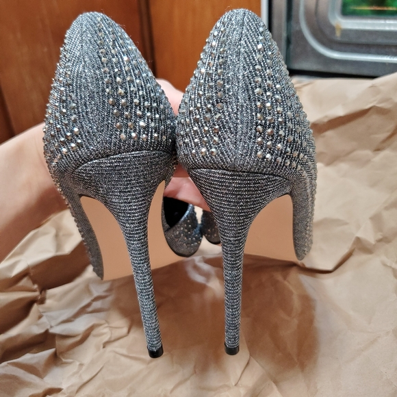 Steve Madden Proper Rockstar Pumps - Picture 6 of 7